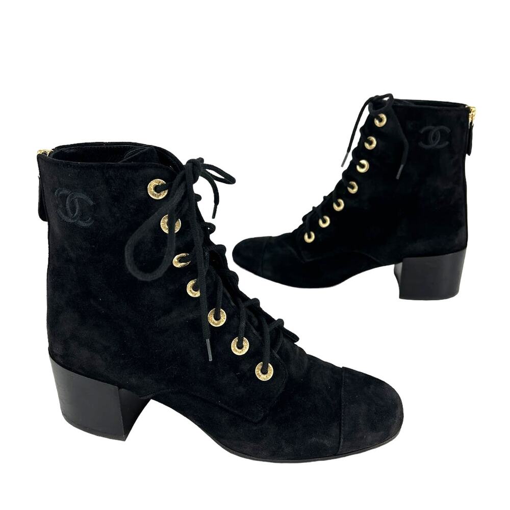 Chanel 2019 Interlocking CC Logo Suede Lace-Up Boots